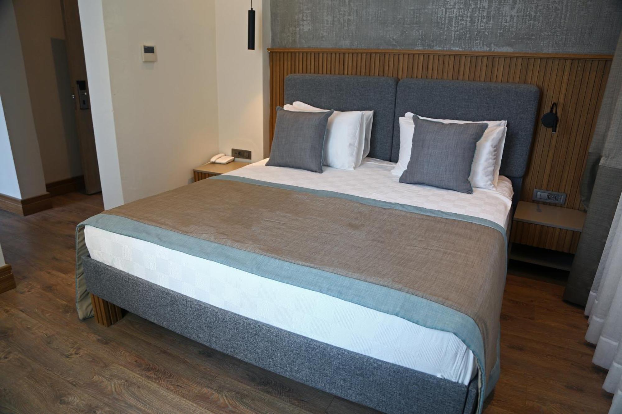 Perge Pine Adults Only 18 Antalya